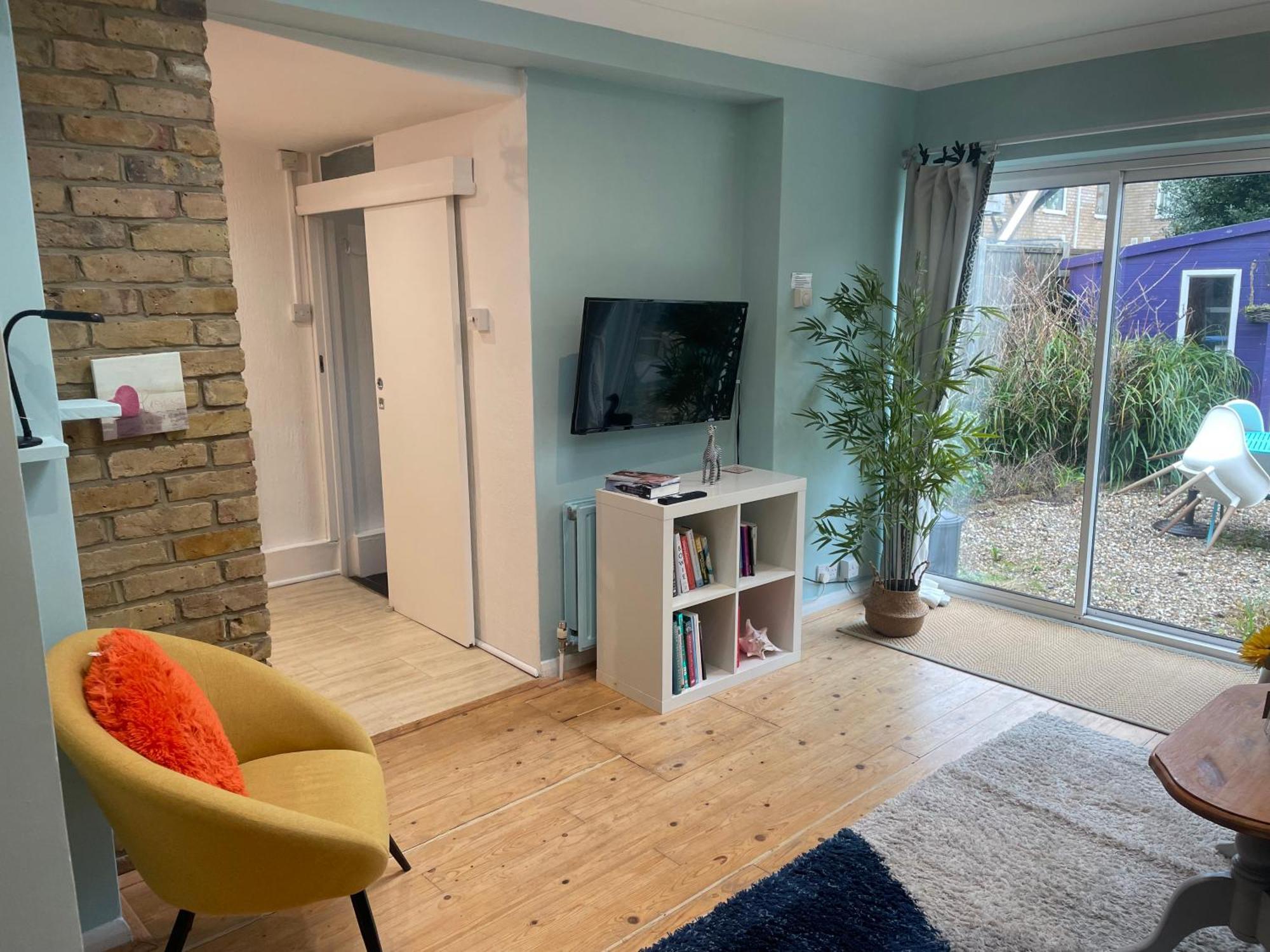 Right By Leigh Broadway Private Garden Large Ground Fl Apt Southend-on-Sea Exteriör bild