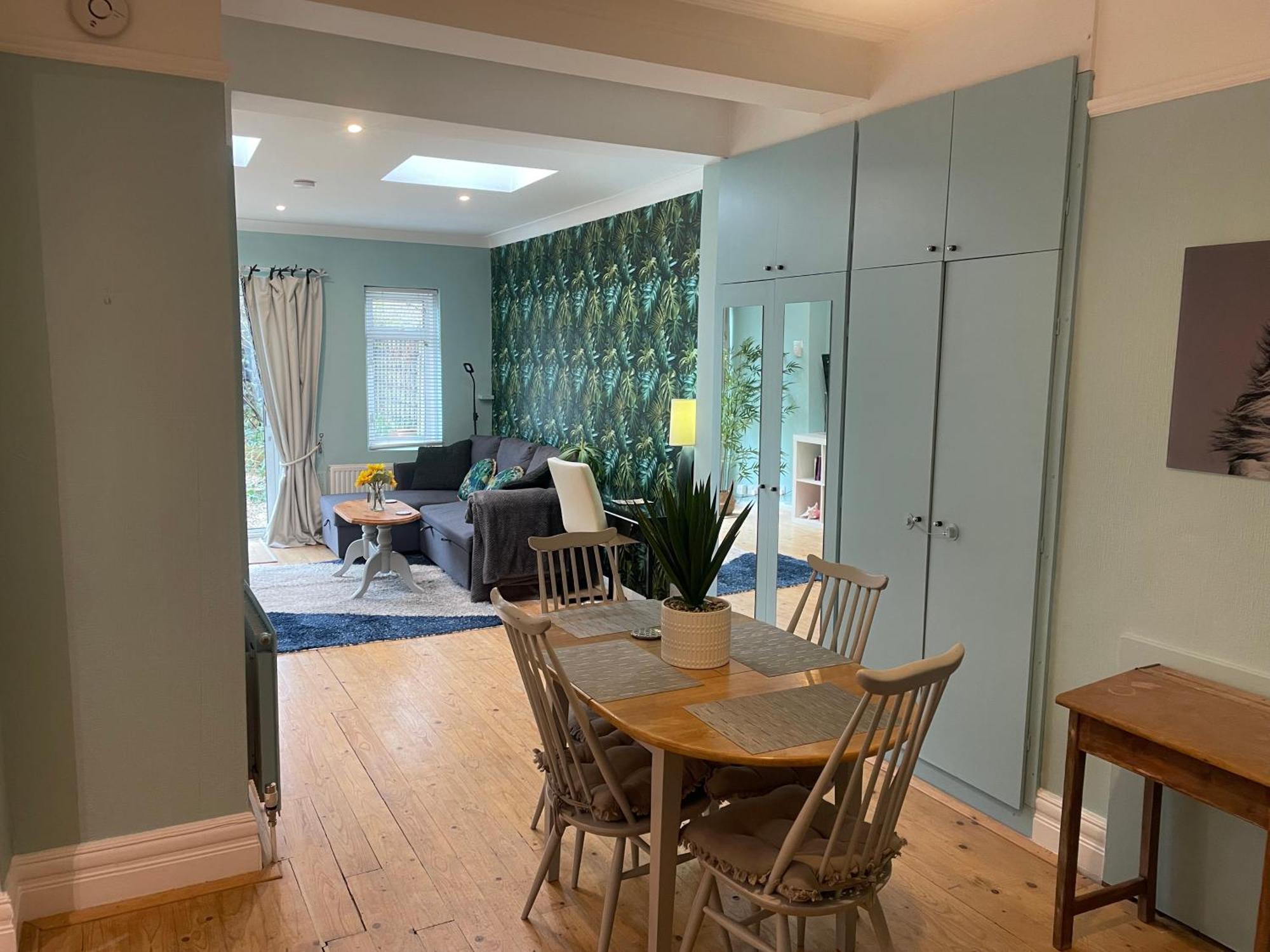 Right By Leigh Broadway Private Garden Large Ground Fl Apt Southend-on-Sea Exteriör bild